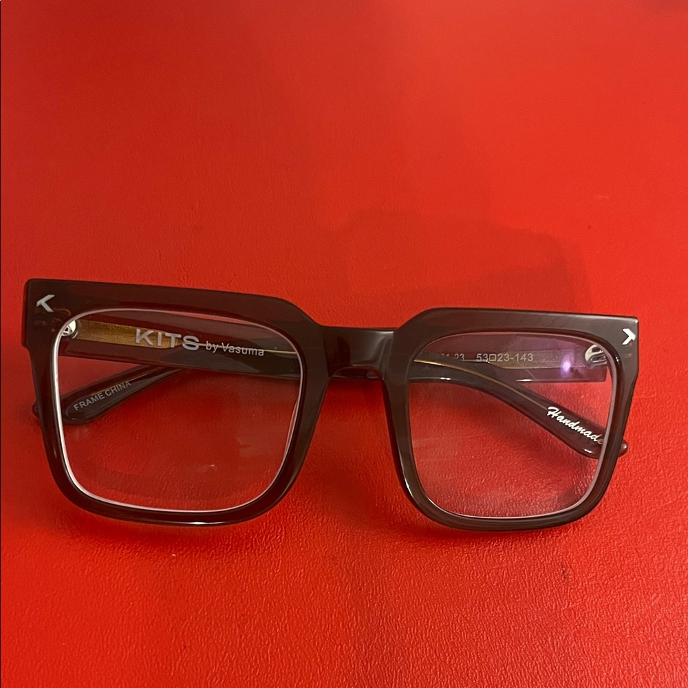 KITS x Vasuma Elba  Brown Square Glasses